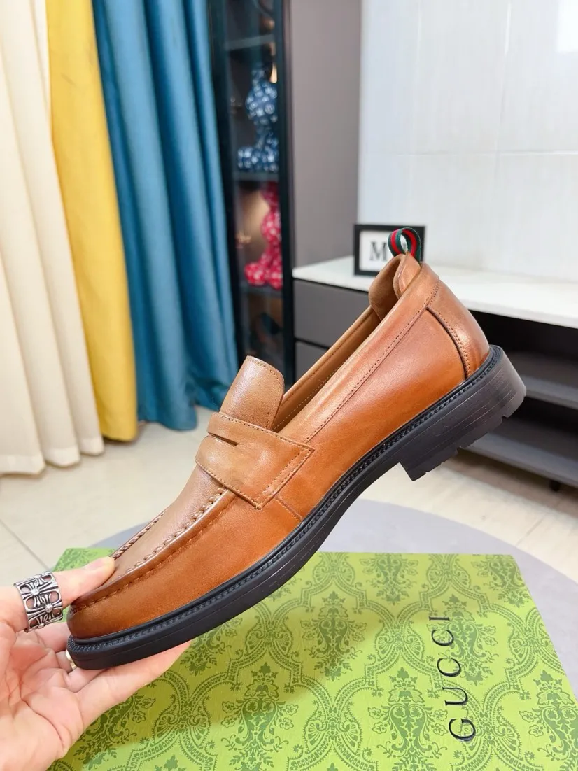 Men's shoes 💰500🌹🌹[GUCCI Gucci] A new style of formal men's leather shoes is coming ~ The original quality upper is made of Italian cowhide➕The leather is soft and delicate, comfortable and soft. The top layer of genuine leather, rubber wear-resistant outsole, the shoe shape is dignified and domineering, and the luxury charm is not concealed! The natural and free nouveau riche leads the trend. Code number: 38-44